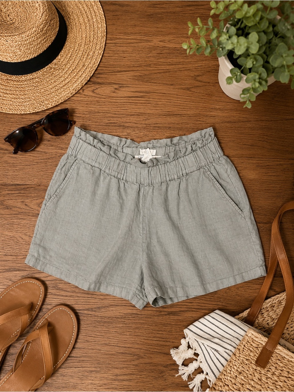 C&C California 100% Linen High-Waist Elastic Short Size Medium